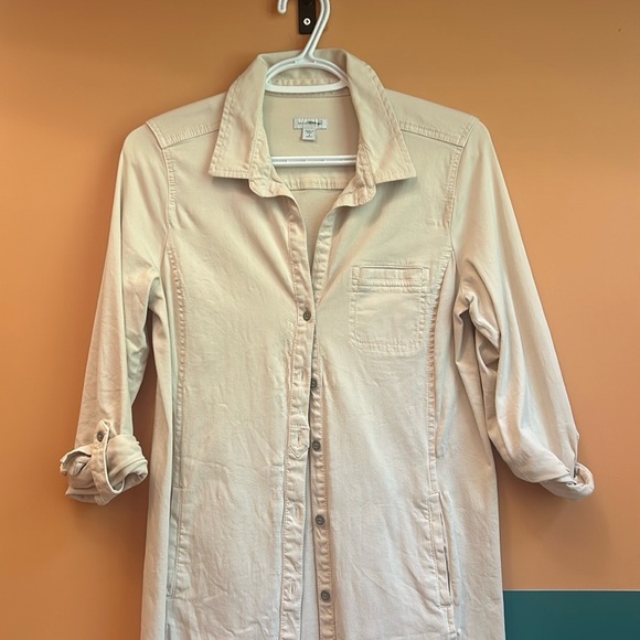 Simply white dress - Picture 2 of 3